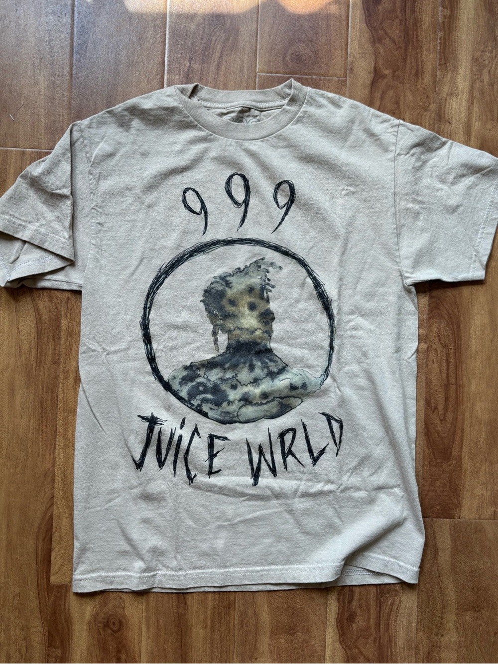 999 Graphic Short Sleeve Tee in Beige